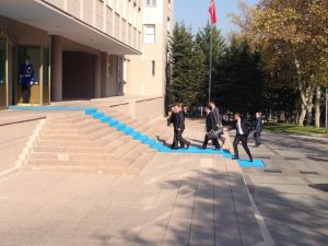 Başbakan Erdoğan’ın Üzerinde 11 Yıldır Yürüdüğü Kırmızı Halının Rengi Değişti