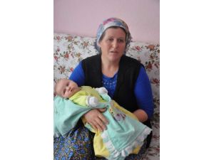 Bu Köyde Çocuk Yapana Su Bedava