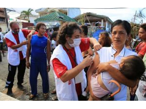 İhh Filipinlerde Yaraları Sarıyor