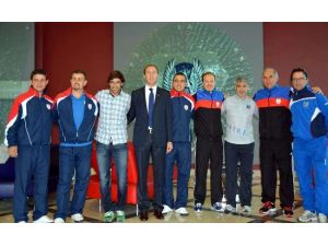 Raul’un Şapkasını Taktığı Türk Takımı