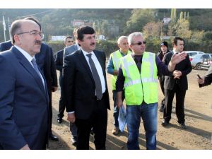 Başbakanın Temelini Atacağı Trabzon Akyazı Stadyumu İnşaatında Vali Öz Ve Başkan Gümrükçüoğlu İncelemelerde Bulundu