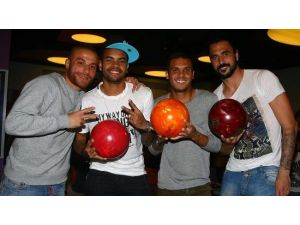 Beşiktaşlı Oyuncular Bowlingle Stres Attı
