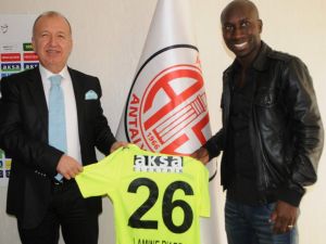Medicalpark Antalyaspor, Lamine Diarra İle Sözleşme Yeniledi