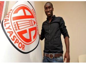 Diarra Antalyaspor İle Nikah Tazeledi