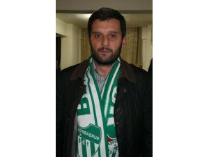 Bursaspor Taraftarı Yönetime Ateş Püskürdü