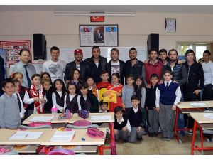 Okullarda Göztepe Sevgisi