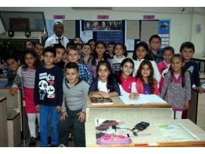 Öğrencileri İçin Cebinden 50 Bin Lira Harcadı