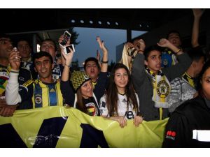 Fenerbahçe’ye Antalya’da Coşkulu Karşılama