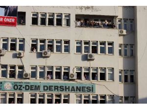 Chp Lideri Dershaneyi Görünce...