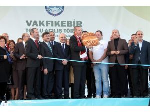 Başbakan Erdoğan’a İsminin Yazılı Olduğu Vakfıkebir Ekmeği Hediye Edildi