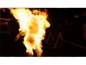 Alevlere 6 Dakika Dayanarak Rekor Kırdı