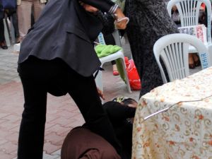 Chpli Kadınlar Kadına Şiddeti Skeçle Protesto Etti