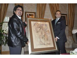 Bakan Bağış’tan, Hat Sanatçısına Destek Sözü