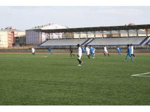 Kars’ta Üniversiteler 2. Lig Futbol Müsabakaları Başladı