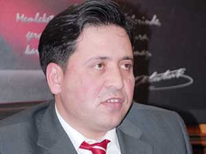 Her Düğüne Bir Polis Davetli