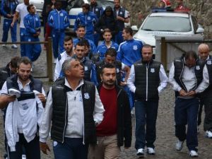 Maç Öncesi Kilisede Dua Ettiler