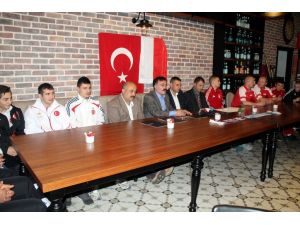 Türk Ve Polonyalı Boksörler Trabzonda Ringe Çıkacak