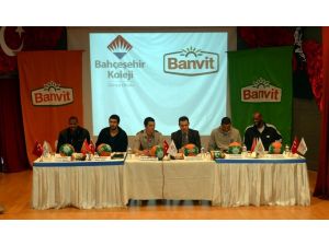 Banvit Oyuncuları Öğrencilerle Bir Araya Geldi