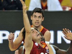 Galatasaray Maçında Yumruklar Konuştu