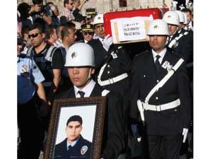 Şehit Polis Son Yolculuğuna Uğurlandı