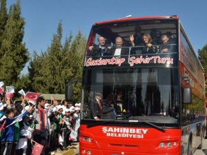 Büyükşehir Adayı Bakan Şahin’e Coşkulu Karşılama