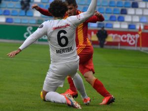 Kayserispor - Akhisar Belediyespor Maçı 0-0 Devam Ediyor