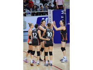 Acıbadem Bayanlar Voleybol Ligi