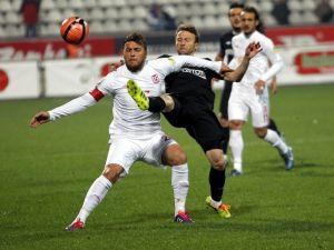 Orduspor- Balıkesirspor Karşılaşması Başladı