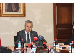 Başbakan Yardımcısı Arınç Dershanecilerle Biraraya Geldi