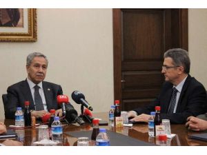 Dershaneleri Zorla Kapatmak Gibi...