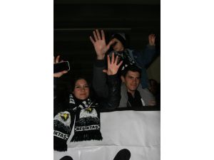 Beşiktaş’a İzmir’de Coşkulu Karşılama