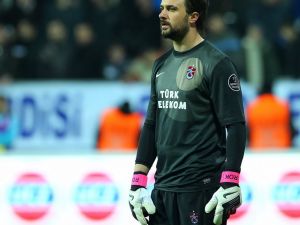 Trabzonspor’da, Kaleci Onur Kıvrak’ın Sözleşmesi Uzatıldı