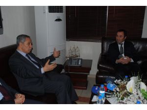 Arınç Ve Şimşek, Batman Belediyesini Ziyaret Etti