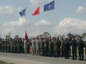 Nato Askerleri Kaza Yaptı: 1 Ölü, 5 Yaralı