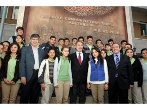 Ertuğrul Günaydan İstanbuldaki Çirkin Yapılaşma Tepkisi