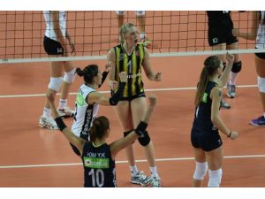 Fenerbahçe Galibiyetle Ayrıldı