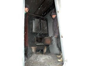 Bu Kümes İçin Günde 1 Ton Kömür Yakılıyor