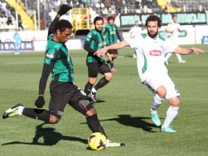 Akhisar İkinci Yarıda Güldü