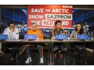Real Madrid Basın Toplantısına Greenpeace Sürprizi