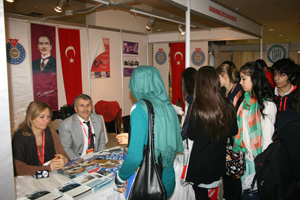 Miniklerden KSÜ Standını Ziyaret