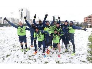 Fenerbahçe, Akhisar Belediyespor Maçı Hazırlıklarını Sürdürüyor