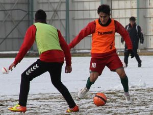 Futbolcular Kazan Kaldırdı