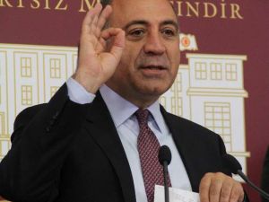 Adaylıktan Çekilecek Mi ?