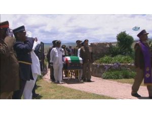 Efsanevi Lider Son Yolculuğuna Uğurlandı