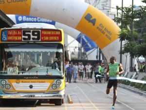 Bolt, Arjantinde Otobüsle Yarıştı