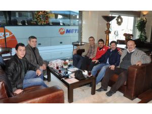 Samsunspora İzmirde Sürpriz Ziyaret