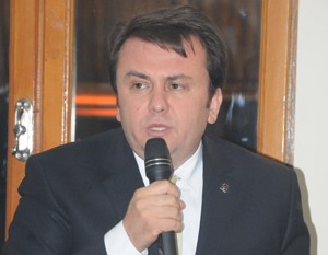 Bir Destekte Ülkücü Camiadan