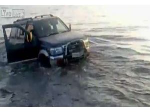Sarhoş Sürücü Otomobiliyle Göle Girdi