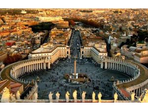 Vatikan Meydanında Kendini Yaktı