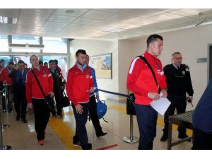 Trabzonspor, Galatasaray Maçı İçin İstanbula Gitti